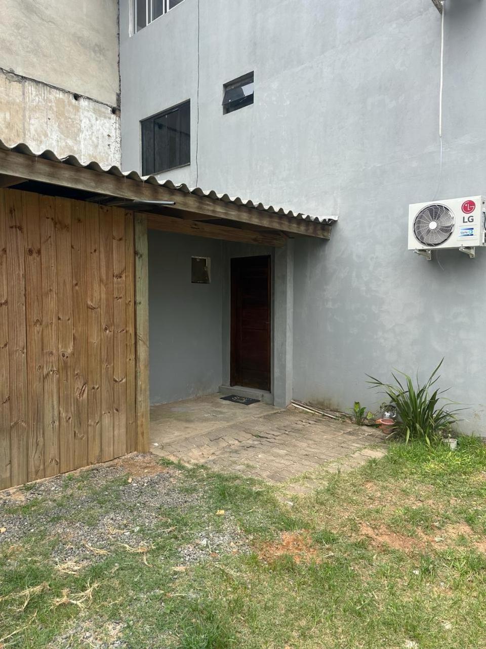 Sobrado Com Terraco E Area De Churrasqueira. Torres Eksteriør bilde