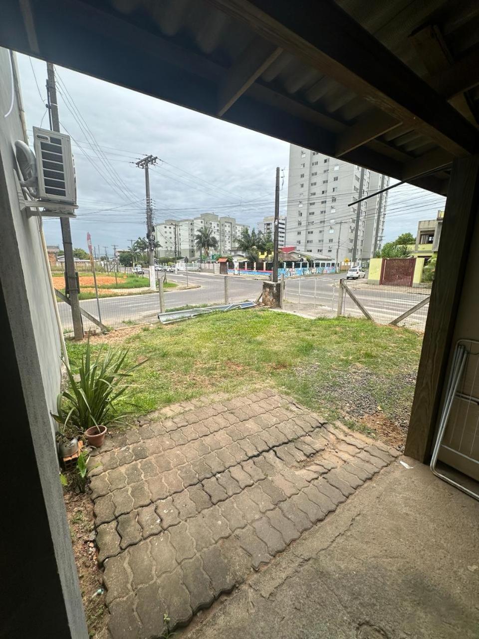 Sobrado Com Terraco E Area De Churrasqueira. Torres Eksteriør bilde